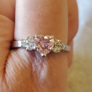 NWOT Pink Heart Ring in Silvertone - Size 10.75